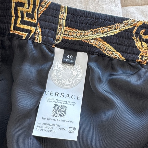 Versace Black and Gold Baroque Shorts - Picture 7 of 7